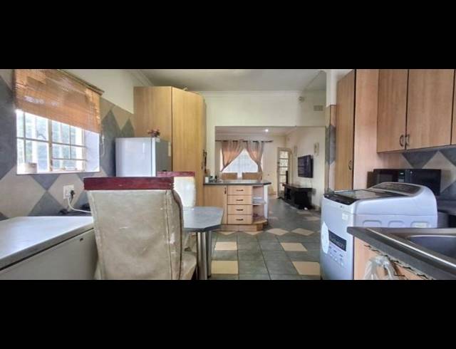 3 BEDROOM HOUSE FOR SALE IN WYCHWOOD